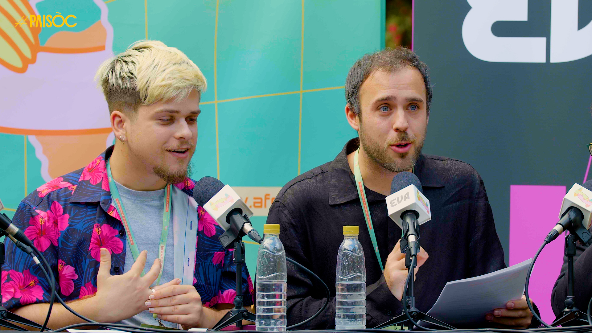 País Invisible realitzant un pòdcast en directe desde l'Aferrada a Mallorca